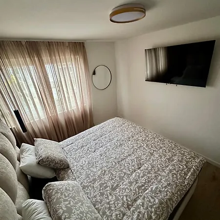 Prima Apartment *